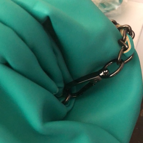 Badgley Mischka Wrapped Frame crossbody Vegan New! - Picture 7 of 16